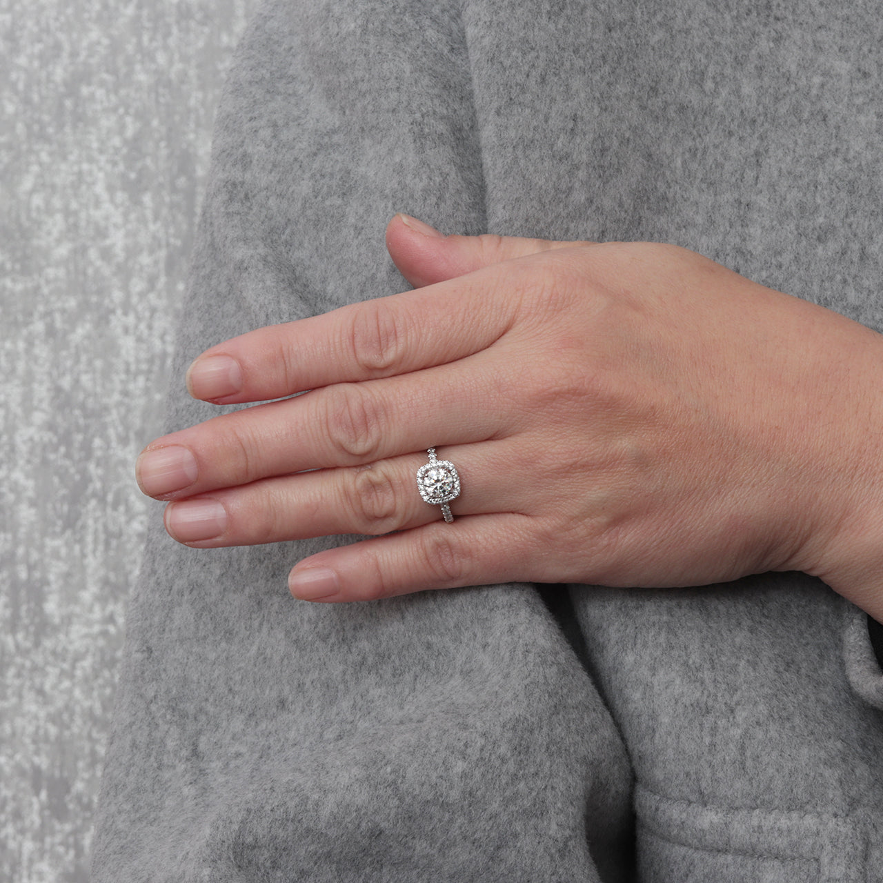 【オーダー】1ct ・ラウンドカット・リング｜Square Halo