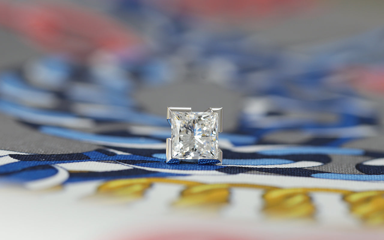 【オーダー】1ct ・プリンセスカット・ピアス（片耳用）｜Square Fortress